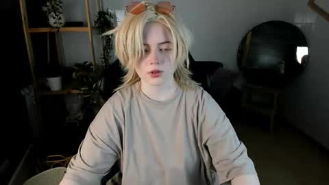 Li online show from September 13, 8:41 pm