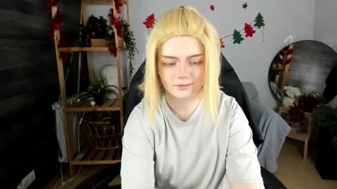 Li online show from December 17, 8:15 pm