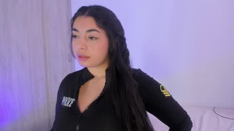 Snapshot of _kimtorres_1 chatting on May 10, 4:12 pm _kimtorres_1 online show from May 10, 4:12 pm