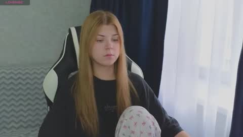 Molly   Emily online show from September 27, 12:54 pm