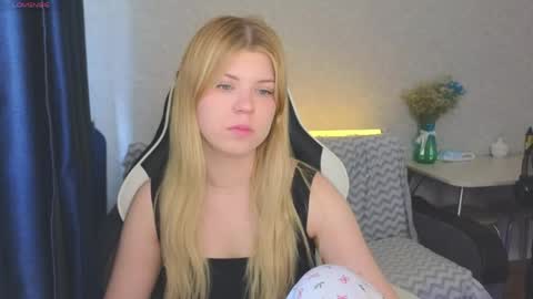 Molly   Emily online show from May 26, 2:35 pm