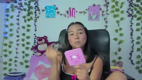 Stefany online show from June 19, 1:43 am