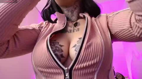 Snapshot of _kur0mi_ chatting on February 8, 2:05 pm _kur0mi_ online show from February 8, 2:05 pm