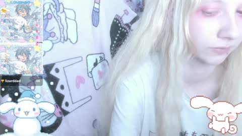 Snapshot of _kuroneeko_ chatting on December 18, 6:57 pm  kuro  online show from December 18, 6:57 pm