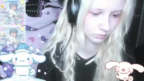 Snapshot of _kuroneeko_ chatting on February 23, 8:11 pm  kuro  online show from February 23, 8:11 pm