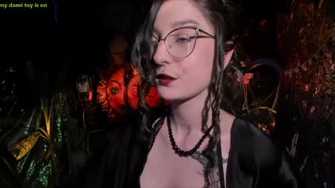 Snapshot of _lady_luna_ chatting on May 16, 10:30 pm Lady Luna online show from May 16, 10:30 pm