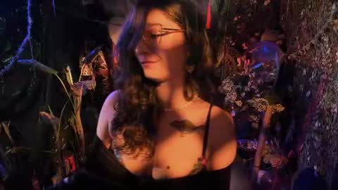 Snapshot of _lady_luna_ chatting on June 20, 12:14 am Lady Luna online show from June 20, 12:14 am
