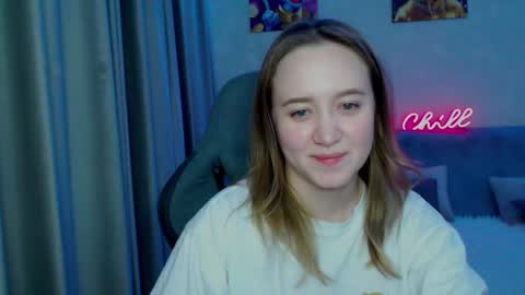 Snapshot of _lalune_ chatting on February 16, 5:37 pm _lalune_ online show from February 16, 5:37 pm