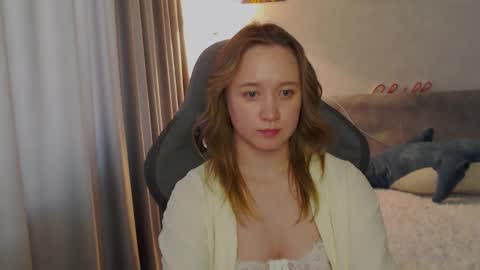 Snapshot of _lalune_ chatting on February 27, 5:02 am _lalune_ online show from February 27, 5:02 am