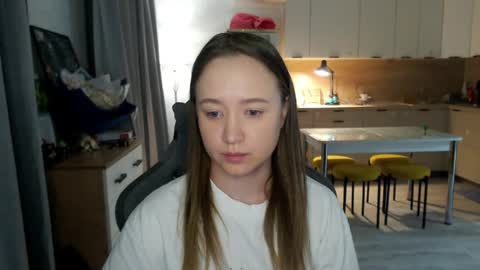 Snapshot of _lalune_ chatting on April 20, 6:42 pm _lalune_ online show from April 20, 6:42 pm