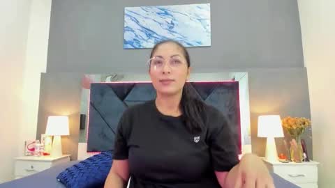Lauralove online show from October 21, 7:36 pm