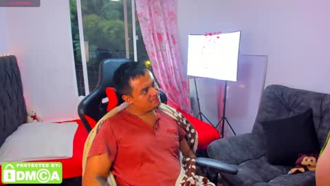 Snapshot of _leiablackley_ chatting on December 5, 11:05 am Sharon and Ed online show from December 5, 11:05 am