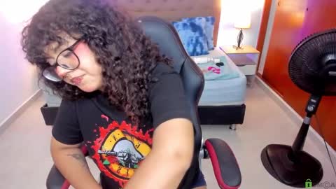 Liily online show from September 19, 8:42 pm