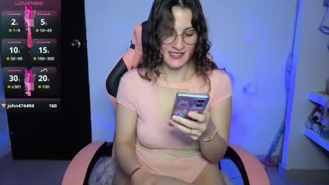 Snapshot of _lindasy_ chatting on May 22, 8:14 pm Lindasy online show from May 22, 8:14 pm