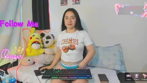 Snapshot of _litle_mily_ chatting on June 6, 9:52 pm Mily online show from June 6, 9:52 pm