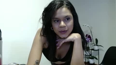 Snapshot of _little_zara chatting on January 31, 10:21 pm Zara online show from January 31, 10:21 pm