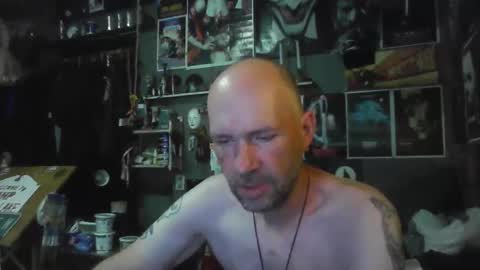 Snapshot of _longfellow chatting on June 11, 5:33 pm That guy online show from June 11, 5:33 pm