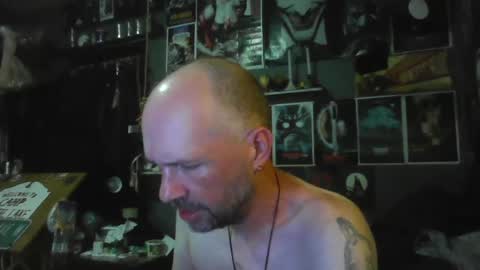 Snapshot of _longfellow chatting on June 15, 4:42 pm That guy online show from June 15, 4:42 pm