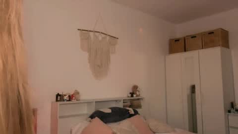 Snapshot of _loveliness_ chatting on April 27, 3:10 pm Amanda mandy online show from April 27, 3:10 pm