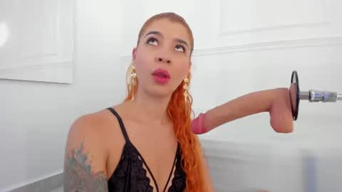 Snapshot of _lovelymia_ chatting on June 9, 11:55 am Mia online show from June 9, 11:55 am