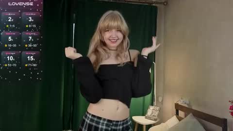 _lucystars online show from March 26, 11:38 am