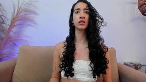 Snapshot of _luna_dupont_ chatting on January 4, 12:38 pm  Luna  online show from January 4, 12:38 pm