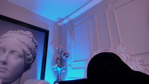 Snapshot of _luna_dupont_ chatting on January 20, 6:32 pm  Luna  online show from January 20, 6:32 pm