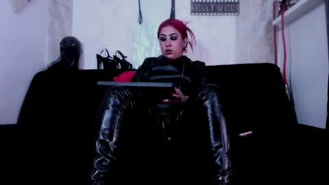 Snapshot of _luna_parisi chatting on September 23, 7:55 am MISS LUNA online show from September 23, 7:55 am