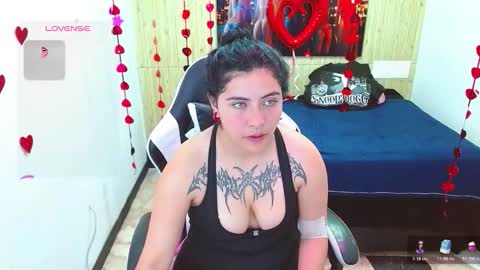 Snapshot of _luna_torres chatting on February 26, 1:32 pm luna torres online show from February 26, 1:32 pm