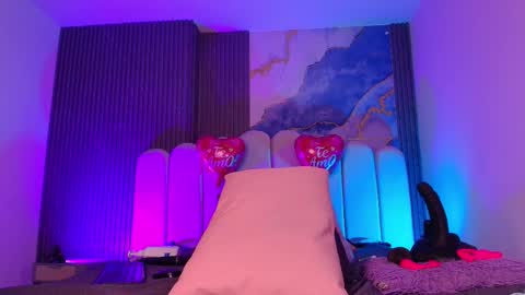 Maddy online show from February 17, 12:01 pm