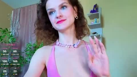 Snapshot of _masterpiece__ chatting on June 8, 3:51 am Sophia online show from June 8, 3:51 am