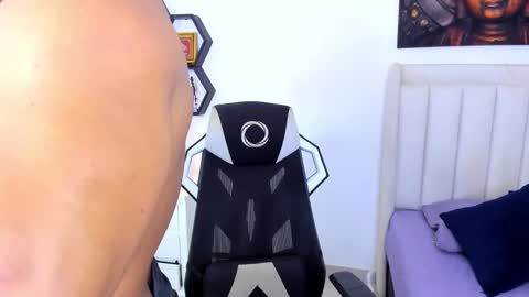 Snapshot of _matthew_santos_ chatting on February 11, 3:22 am _matthew_santos_ online show from February 11, 3:22 am