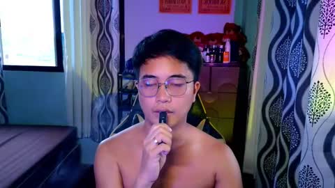 Snapshot of _maxurbate chatting on February 18, 7:48 am MAX Dont forget to follow online show from February 18, 7:48 am