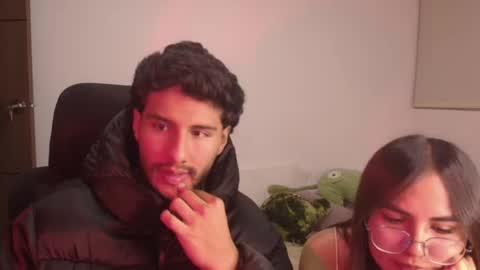 max and abby online show from July 17, 2:18 am