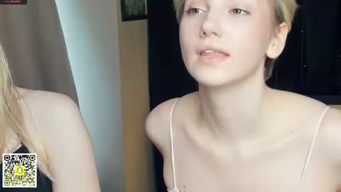 Snapshot of _medal_of_horny_ chatting on June 18, 7:19 am Elva and Kate online show from June 18, 7:19 am