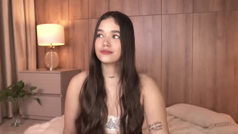 Snapshot of _meghan_gomez1_ chatting on November 3, 11:37 pm online show from November 3, 11:37 pm