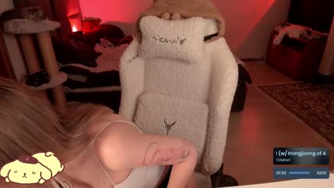 Snapshot of _meowmiko__ chatting on March 5, 9:48 pm miko3 online show from March 5, 9:48 pm