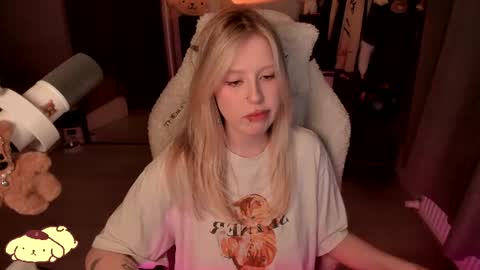 Snapshot of _meowmiko__ chatting on July 14, 7:41 pm miko3 online show from July 14, 7:41 pm
