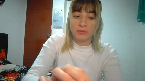 Mia-foster online show from April 5, 2:53 am