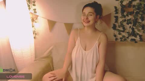 Snapshot of _mia_more chatting on October 27, 1:42 am Mia online show from October 27, 1:42 am