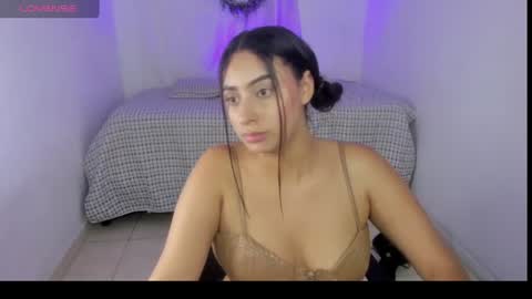 Snapshot of _miavelvett chatting on June 30, 10:22 pm Mia online show from June 30, 10:22 pm
