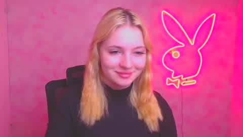 Melanie online show from October 31, 7:20 am