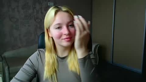 Melanie online show from February 24, 8:45 am