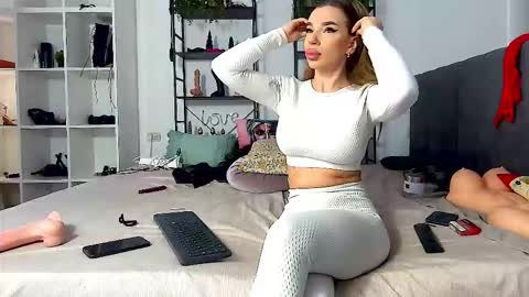 AstrideVonTeese online show from March 17, 8:17 am