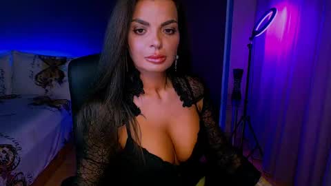 Snapshot of _milani_ chatting on May 4, 5:20 pm Milani online show from May 4, 5:20 pm