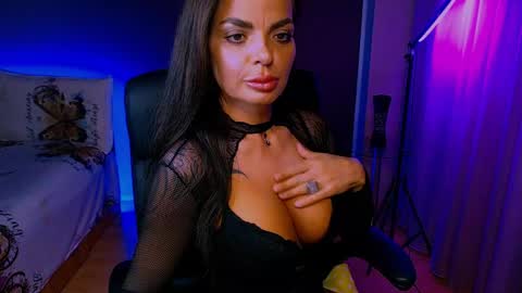 Snapshot of _milani_ chatting on May 27, 5:21 pm Milani online show from May 27, 5:21 pm