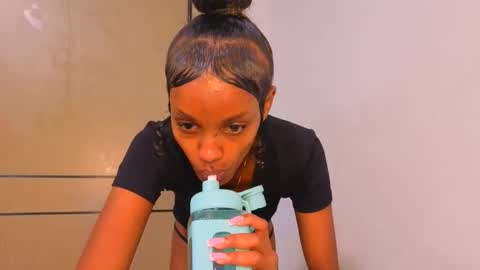 Mimi online show from April 13, 2:39 am