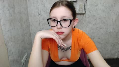 Snapshot of _miraterri_ chatting on March 6, 2:29 pm Mira online show from March 6, 2:29 pm
