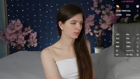 Snapshot of _mirror_girl chatting on July 23, 5:16 am Victoria online show from July 23, 5:16 am