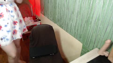 Snapshot of _miss_ella_ chatting on May 1, 2:32 pm Ella online show from May 1, 2:32 pm